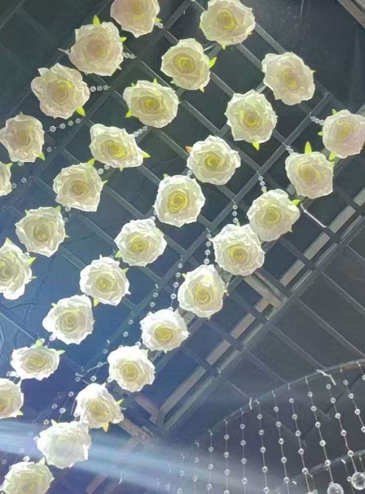 花艺搭配水晶珠链吊饰